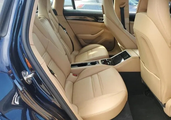 Porsche Panamera cena 119000 przebieg: 33850, rok produkcji 2018 z Pajęczno małe 67